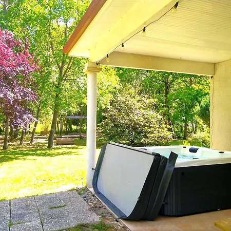 Le Parc Jean Edouard - Avec Jacuzzi Prive - Superbe 4 - 9 Couchages - 6 Lits - Cheminee Electrique - Parking - Climatisation Reversible- Terrasse Ombragee Et Grand Jardin Σπίτι διακοπών *
