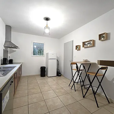 Σπίτι διακοπών Le Parc Jean Edouard - Avec Jacuzzi Prive - Superbe 4 - 9 Couchages - 6 Lits - Cheminee Electrique - Parking - Climatisation Reversible- Terrasse Ombragee Et Grand Jardin