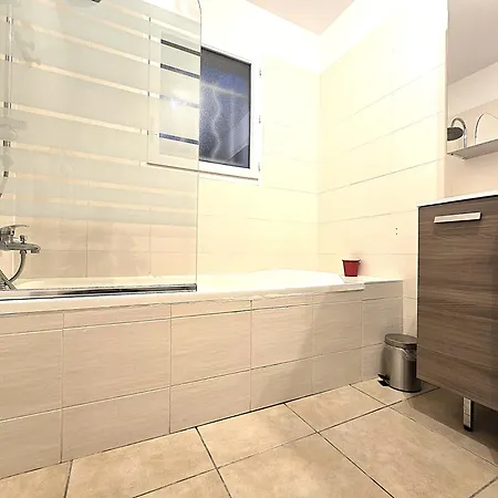 Le Parc Jean Edouard - Avec Jacuzzi Prive - Superbe 4 - 9 Couchages - 6 Lits - Cheminee Electrique - Parking - Climatisation Reversible- Terrasse Ombragee Et Grand Jardin Σπίτι διακοπών