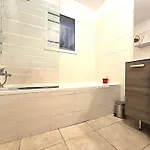 Le Parc Jean Edouard - Avec Jacuzzi Prive - Superbe 4 - 9 Couchages - 6 Lits - Cheminee Electrique - Parking - Climatisation Reversible- Terrasse Ombragee Et Grand Jardin Nyaraló