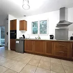 Le Parc Jean Edouard - Avec Jacuzzi Prive - Superbe 4 - 9 Couchages - 6 Lits - Cheminee Electrique - Parking - Climatisation Reversible- Terrasse Ombragee Et Grand Jardin *