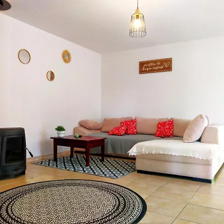 Tatil Evi Le Parc Jean Edouard - Avec Jacuzzi Prive - Superbe 4 - 9 Couchages - 6 Lits - Poele - Parking - Climatisation Reversible- Terrasse Ombragee Et Grand Jardin