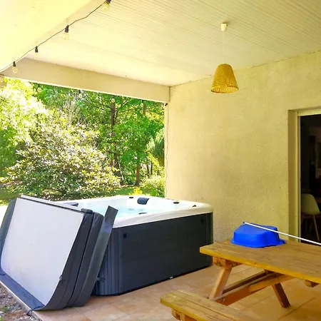 Le Parc Jean Edouard - Avec Jacuzzi Prive - Superbe 4 - 9 Couchages - 6 Lits - Cheminee Electrique - Parking - Climatisation Reversible- Terrasse Ombragee Et Grand Jardin Ferienhaus