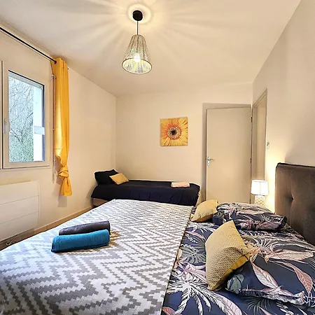 Semesterbostad Le Parc Jean Edouard - Avec Jacuzzi Prive - Superbe 4 - 9 Couchages - 6 Lits - Poele - Parking - Climatisation Reversible- Terrasse Ombragee Et Grand Jardin