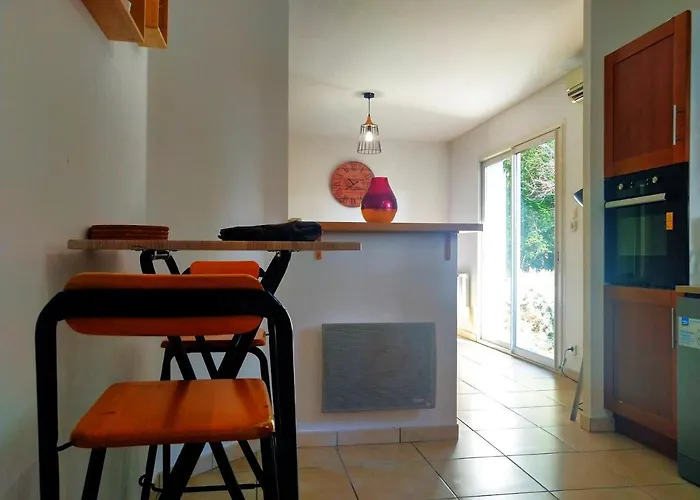 Le Parc Jean Edouard - Avec Jacuzzi Prive - Superbe 4 - 9 Couchages - 6 Lits - Poele - Parking - Climatisation Reversible- Terrasse Ombragee Et Grand Jardin *