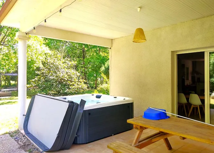 Le Parc Jean Edouard - Avec Jacuzzi Prive - Superbe 4 - 9 Couchages - 6 Lits - Poele - Parking - Climatisation Reversible- Terrasse Ombragee Et Grand Jardin Semesterbostad