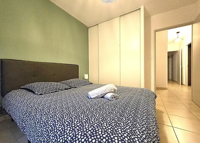 Le Parc Jean Edouard - Avec Jacuzzi Prive - Superbe 4 - 9 Couchages - 6 Lits - Poele - Parking - Climatisation Reversible- Terrasse Ombragee Et Grand Jardin Semesterbostad