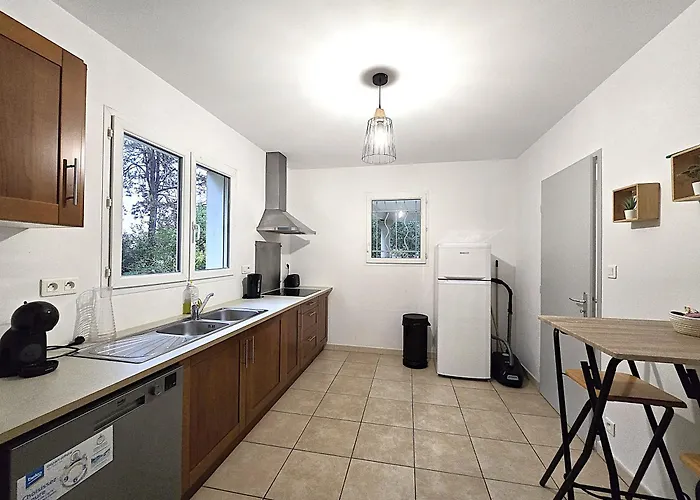 Le Parc Jean Edouard - Avec Jacuzzi Prive - Superbe 4 - 9 Couchages - 6 Lits - Poele - Parking - Climatisation Reversible- Terrasse Ombragee Et Grand Jardin * Montech