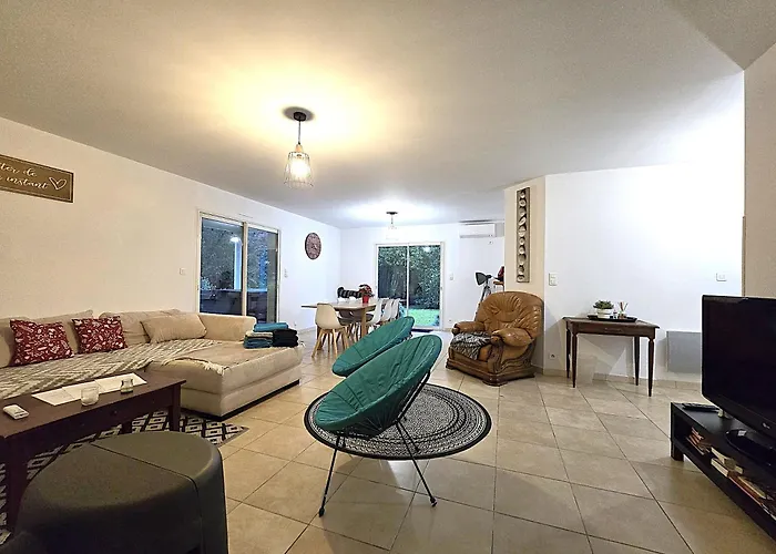 Semesterbostad Le Parc Jean Edouard - Avec Jacuzzi Prive - Superbe 4 - 9 Couchages - 6 Lits - Poele - Parking - Climatisation Reversible- Terrasse Ombragee Et Grand Jardin *