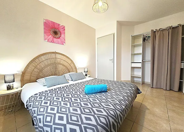 Le Parc Jean Edouard - Avec Jacuzzi Prive - Superbe 4 - 9 Couchages - 6 Lits - Poele - Parking - Climatisation Reversible- Terrasse Ombragee Et Grand Jardin *